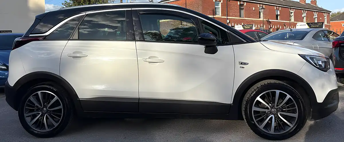 Used 2018 Vauxhall Crossland X Elite White - Interior and Exterior details 8
