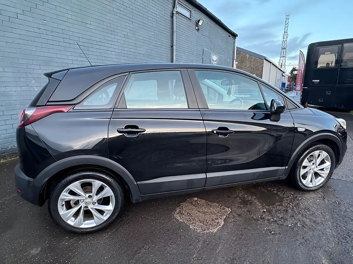 Used 2018 Vauxhall Crossland X Se Black - Interior and Exterior details 10