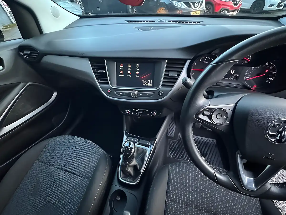 Used 2018 Vauxhall Crossland X Se Black - Interior and Exterior details 2