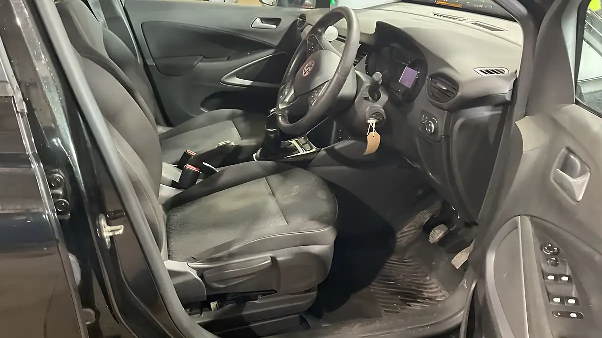 Used 2018 Vauxhall Crossland X Se Black - Interior and Exterior details 5