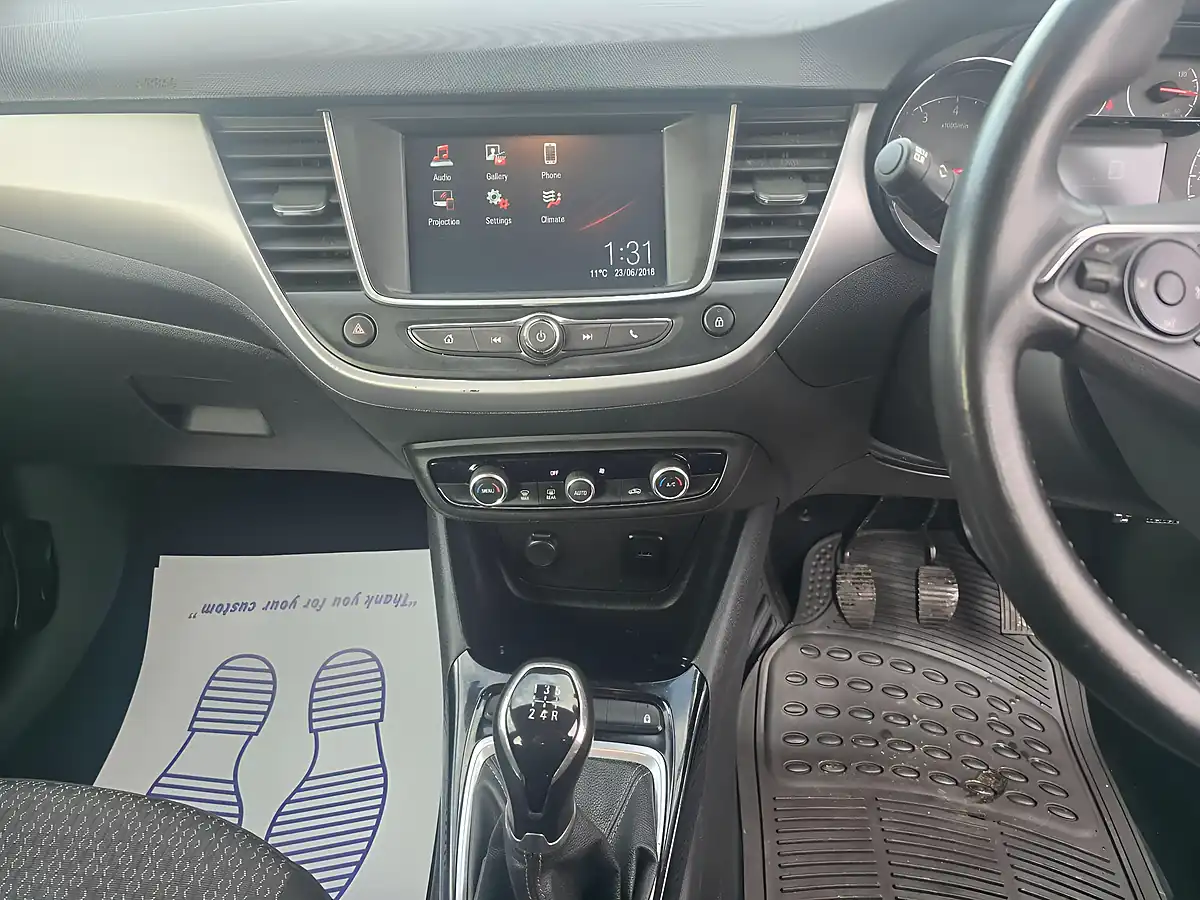 Used 2018 Vauxhall Crossland X Se Black - Interior and Exterior details 10