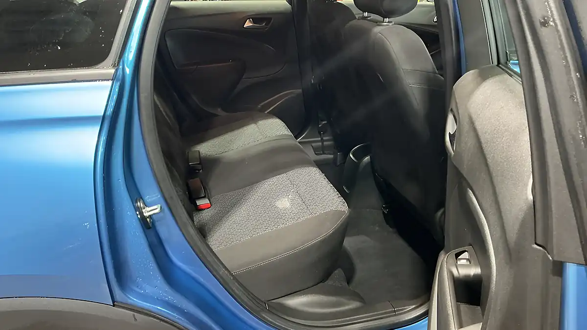 Used 2018 Vauxhall Crossland X Se Blue - Interior and Exterior details 10