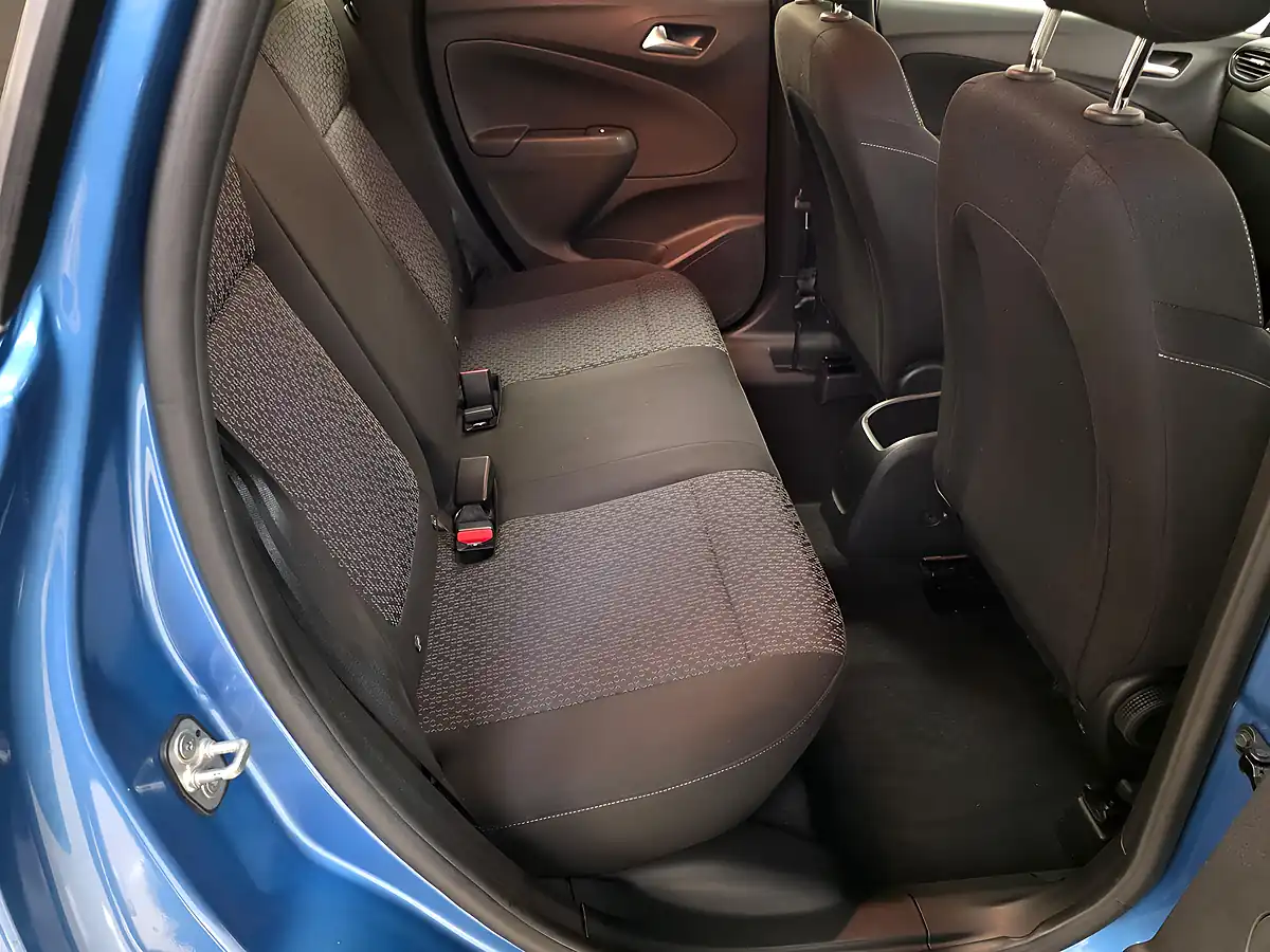 Used 2018 Vauxhall Crossland X Se Blue - Interior and Exterior details 12