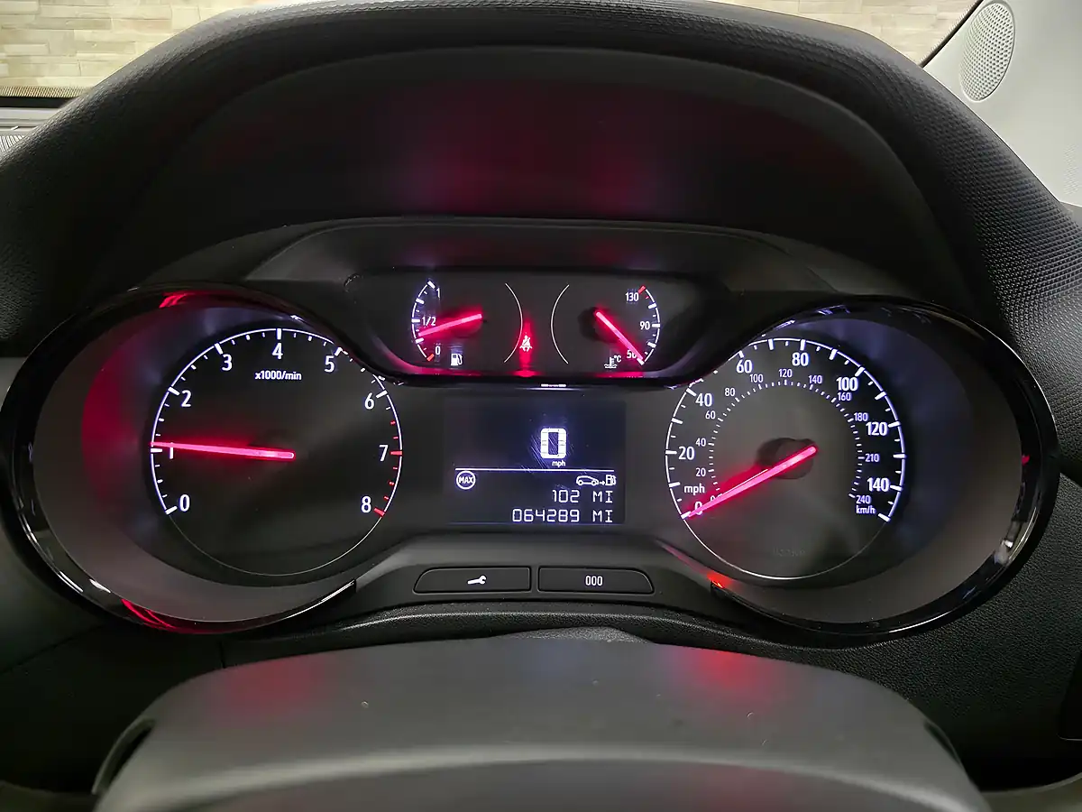 Used 2018 Vauxhall Crossland X Se Blue - Interior and Exterior details 7