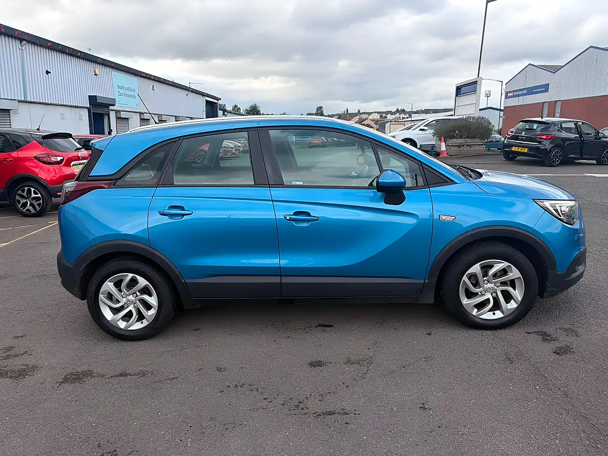 Used 2018 Vauxhall Crossland X Se Blue - Interior and Exterior details 5