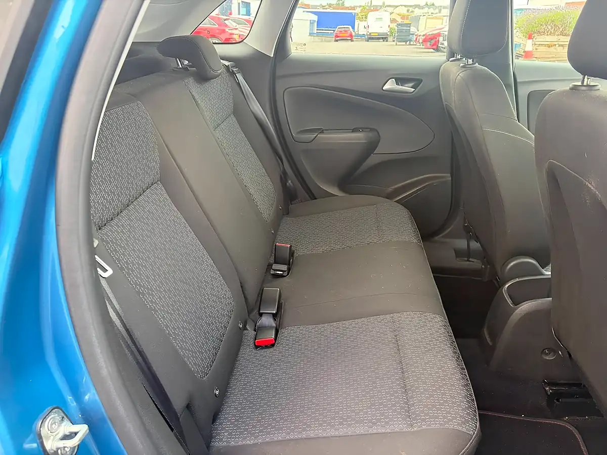 Used 2018 Vauxhall Crossland X Se Blue - Interior and Exterior details 6