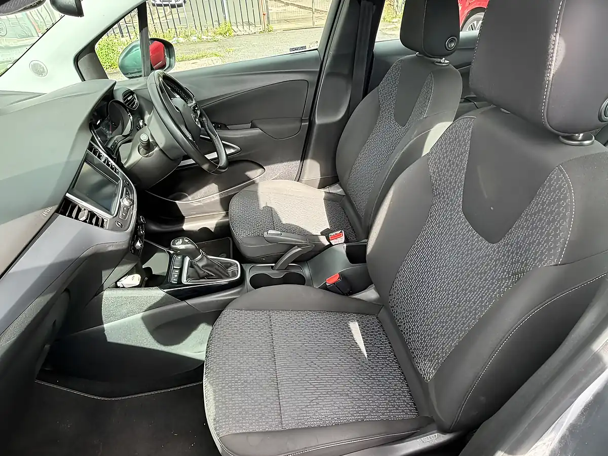 Used 2018 Vauxhall Crossland X Se Grey - Interior and Exterior details 9