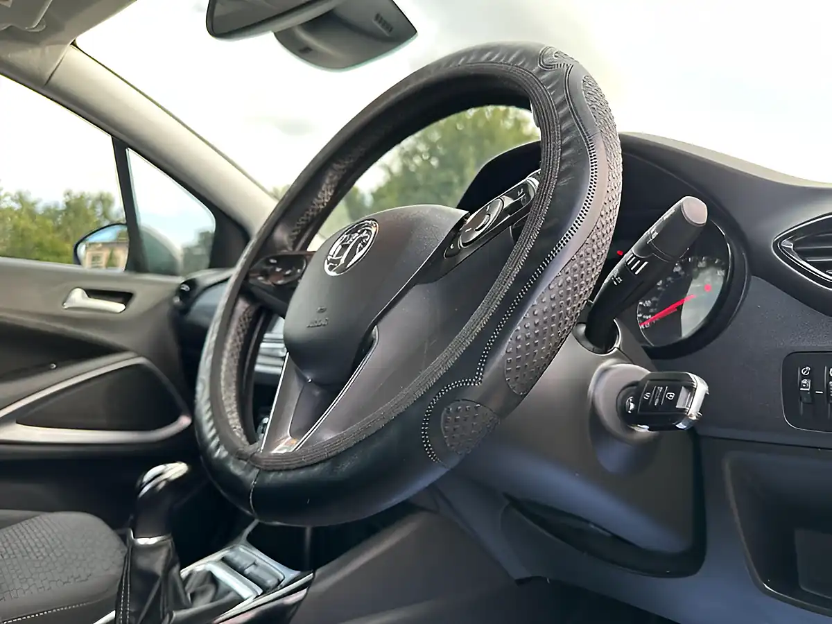 Used 2018 Vauxhall Crossland X Se Grey - Interior and Exterior details 13