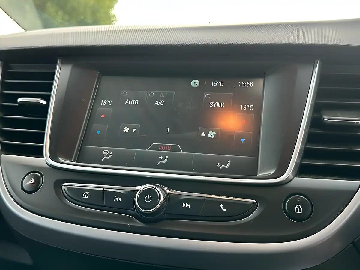 Used 2018 Vauxhall Crossland X Se Grey - Interior and Exterior details 15
