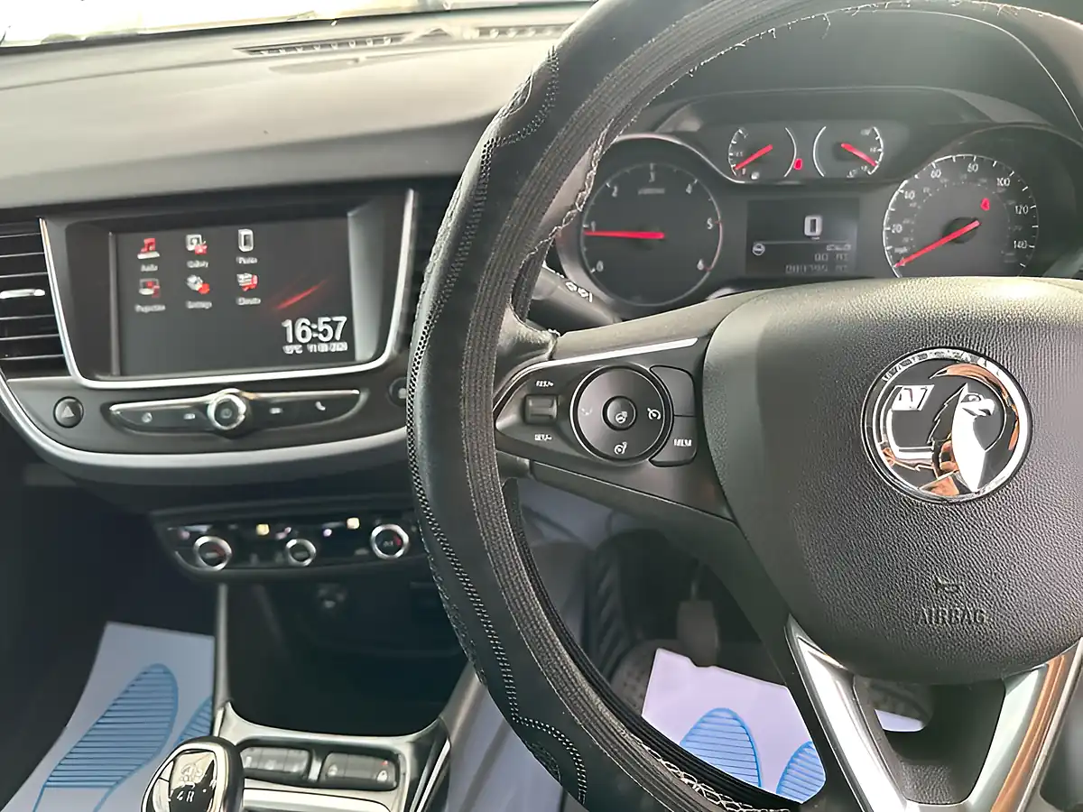 Used 2018 Vauxhall Crossland X Se Grey - Interior and Exterior details 16
