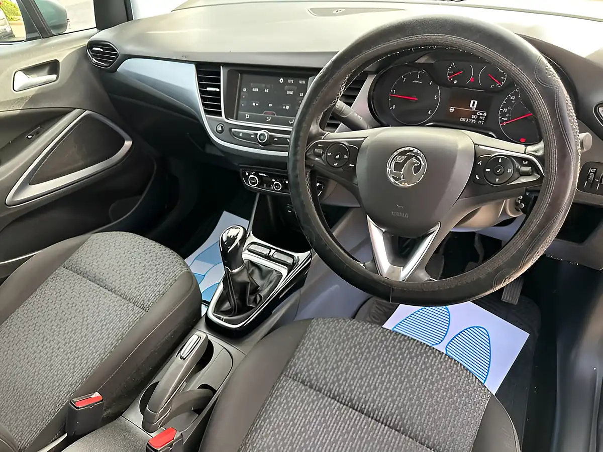 Used 2018 Vauxhall Crossland X Se Grey - Interior and Exterior details 2