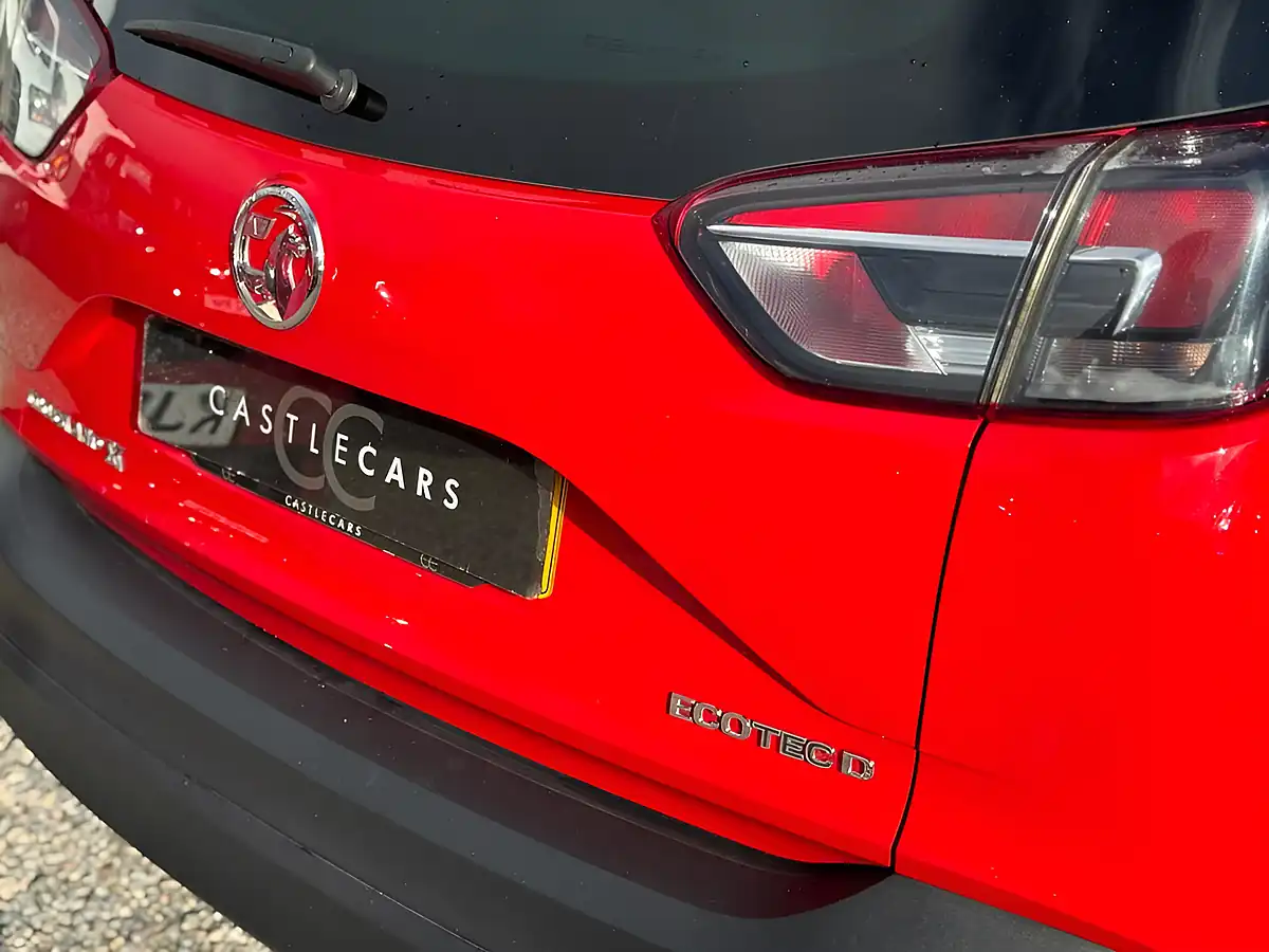 Used 2018 Vauxhall Crossland X Se Nav Red - Interior and Exterior details 9