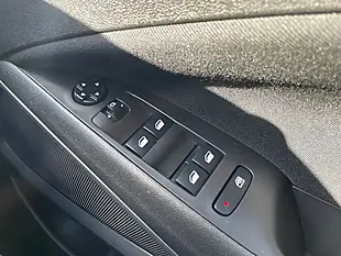 Used 2018 Vauxhall Crossland X Se Silver - Interior and Exterior details 18