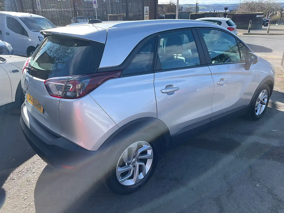 Used 2018 Vauxhall Crossland X Se Silver - Interior and Exterior details 4