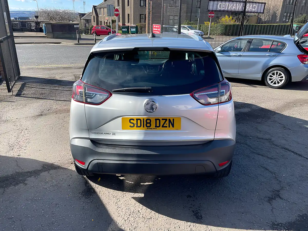 Used 2018 Vauxhall Crossland X Se Silver - Interior and Exterior details 5