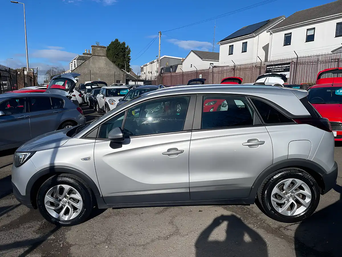 Used 2018 Vauxhall Crossland X Se Silver - Interior and Exterior details 6