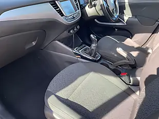 Used 2018 Vauxhall Crossland X Se Silver - Interior and Exterior details 8