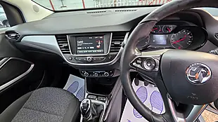 Used 2018 Vauxhall Crossland X Se Silver - Interior and Exterior details 12