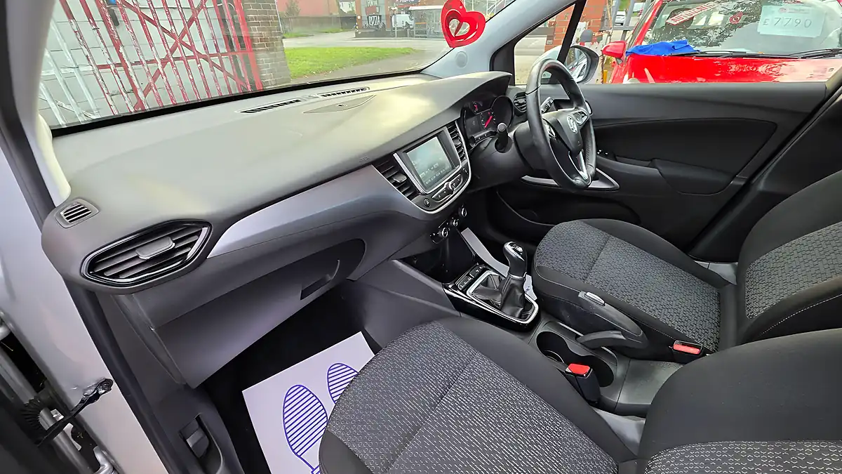 Used 2018 Vauxhall Crossland X Se Silver - Interior and Exterior details 15