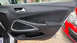 Used 2018 Vauxhall Crossland X Se Silver - Interior and Exterior details 17