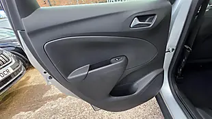 Used 2018 Vauxhall Crossland X Se Silver - Interior and Exterior details 18