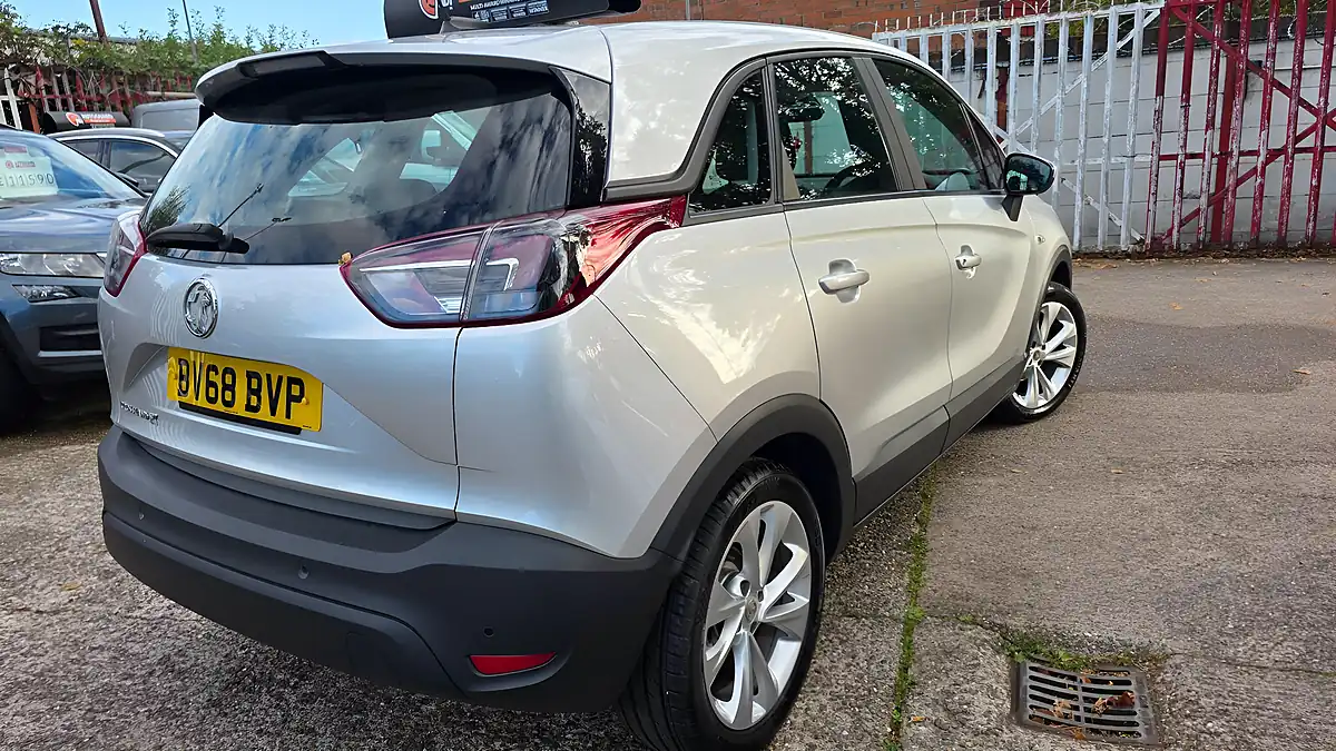 Used 2018 Vauxhall Crossland X Se Silver - Interior and Exterior details 3