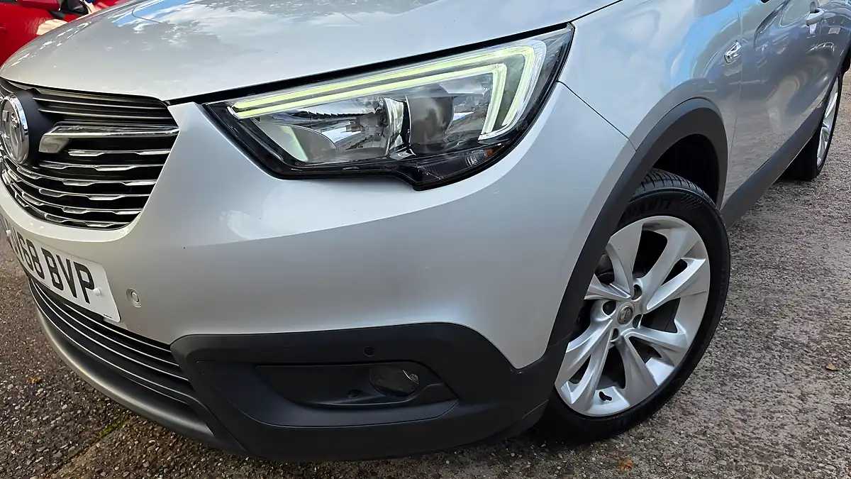 Used 2018 Vauxhall Crossland X Se Silver - Interior and Exterior details 8