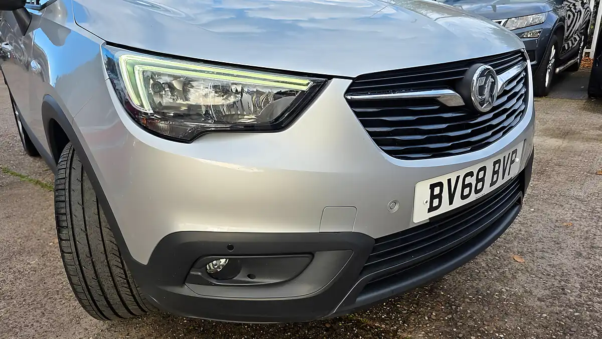Used 2018 Vauxhall Crossland X Se Silver - Interior and Exterior details 9