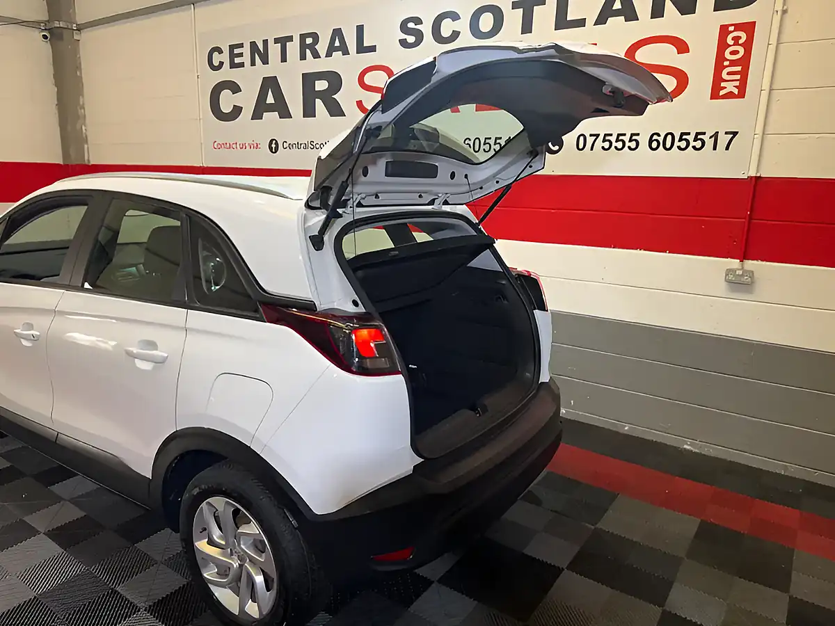 Used 2018 Vauxhall Crossland X Se White - Interior and Exterior details 10