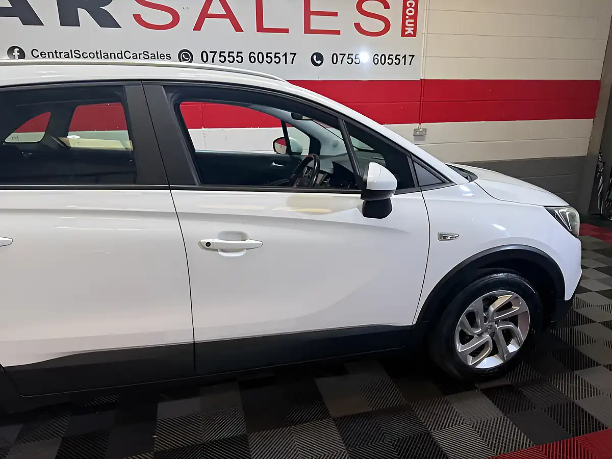 Used 2018 Vauxhall Crossland X Se White - Interior and Exterior details 13