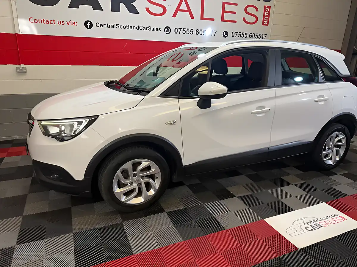 Used 2018 Vauxhall Crossland X Se White - Interior and Exterior details 3