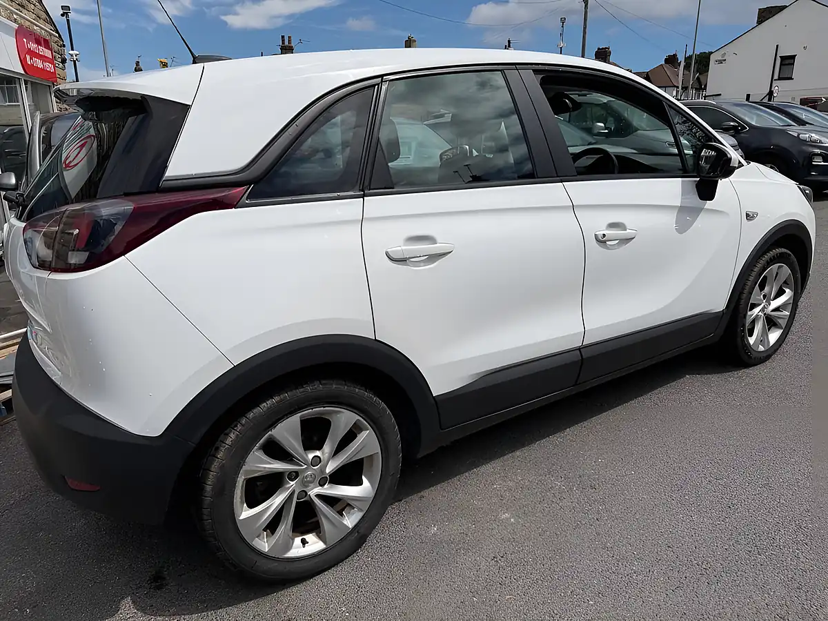 Used 2018 Vauxhall Crossland X Se White - Interior and Exterior details 13