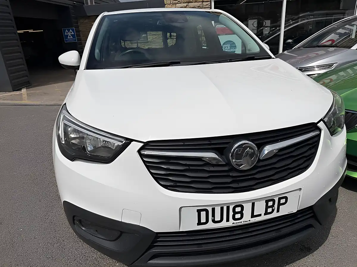 Used 2018 Vauxhall Crossland X Se White - Interior and Exterior details 7