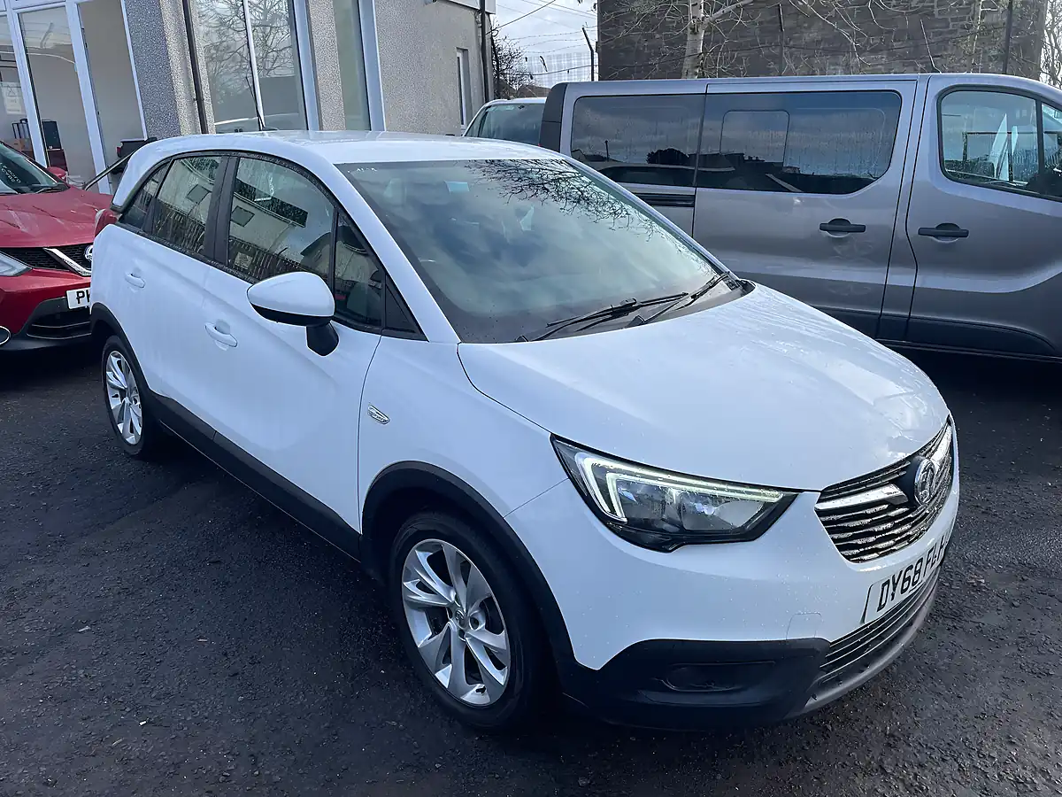 Used 2018 Vauxhall Crossland X Se White - Front View