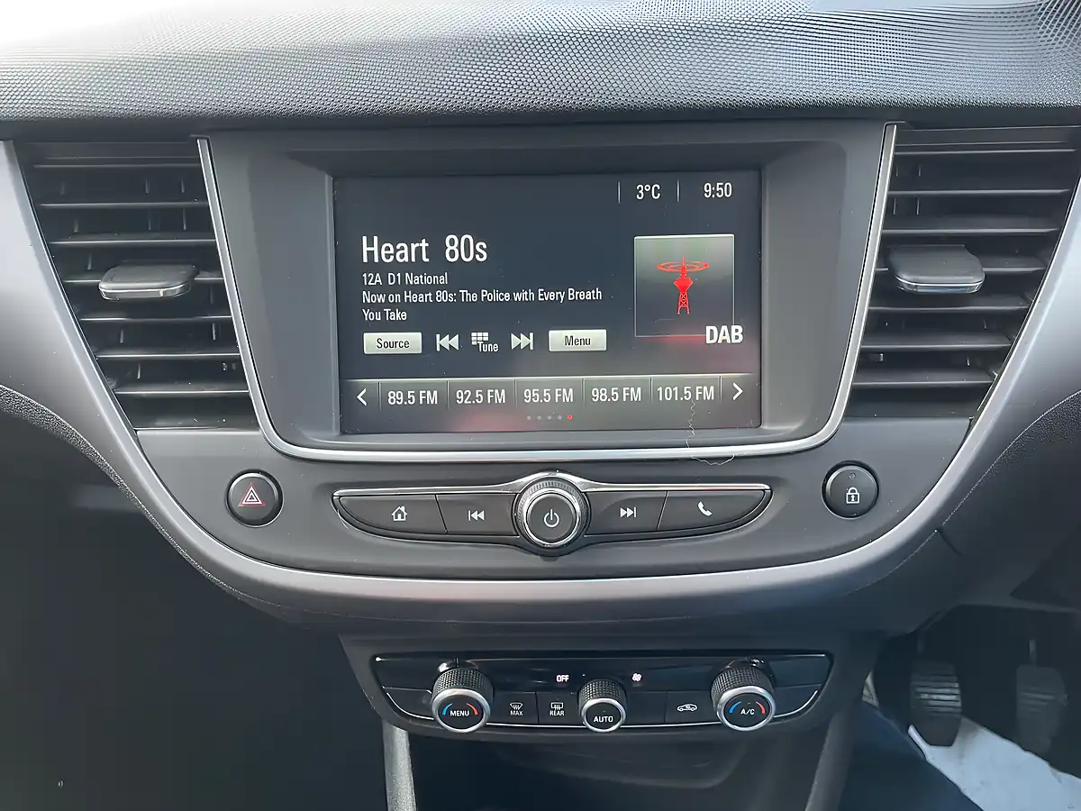 Used 2018 Vauxhall Crossland X Se White - Interior and Exterior details 13