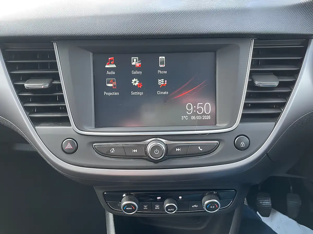 Used 2018 Vauxhall Crossland X Se White - Interior and Exterior details 14