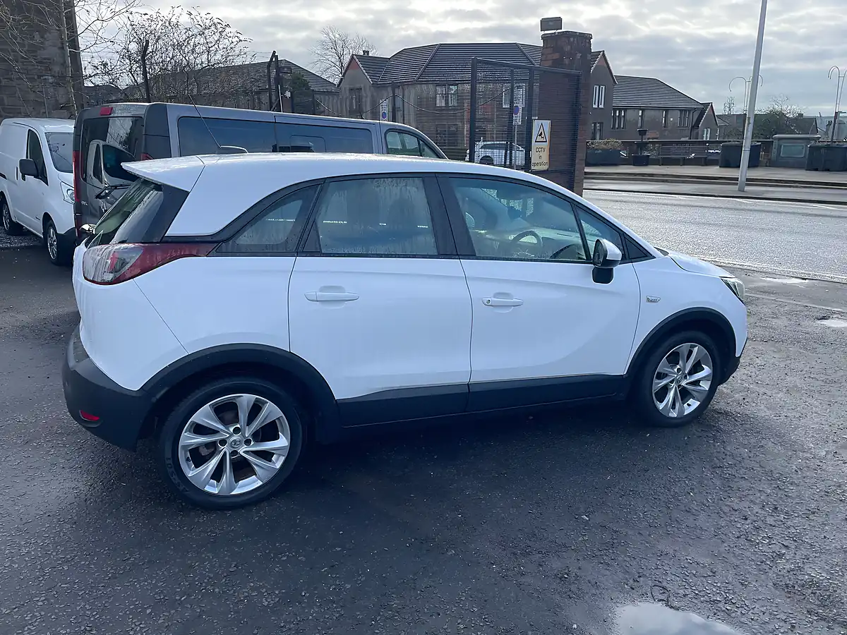 Used 2018 Vauxhall Crossland X Se White - Interior and Exterior details 3