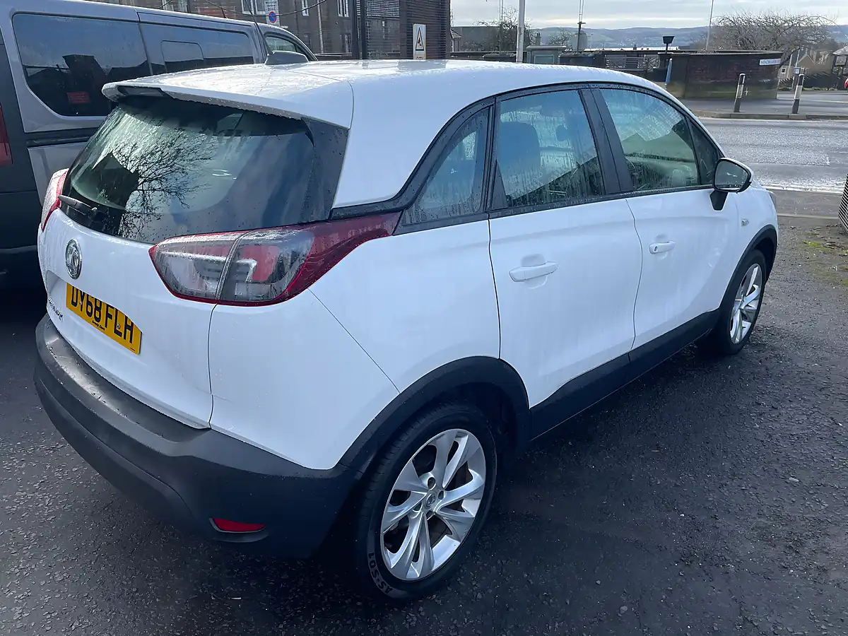 Used 2018 Vauxhall Crossland X Se White - Interior and Exterior details 4