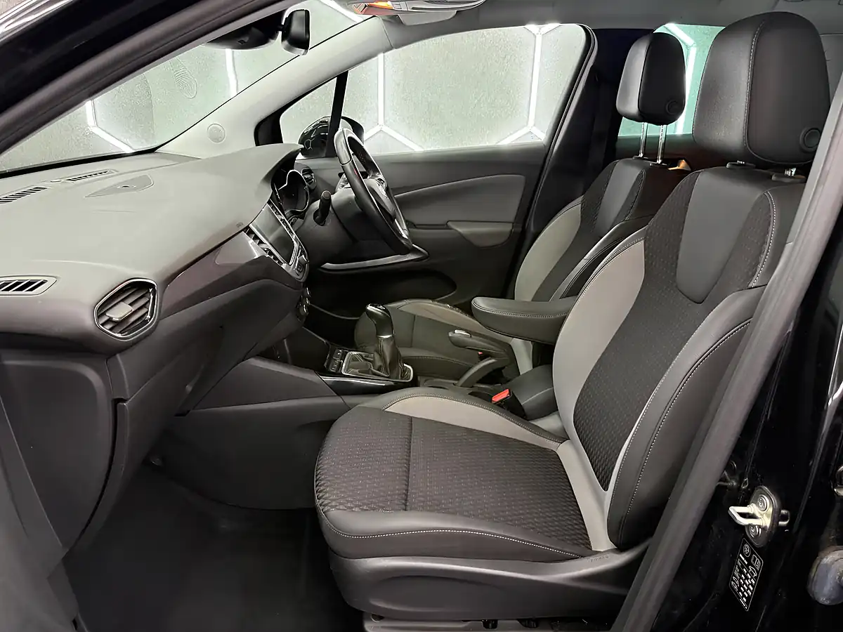 Used 2018 Vauxhall Crossland X Tech Line Nav Black - Interior and Exterior details 15