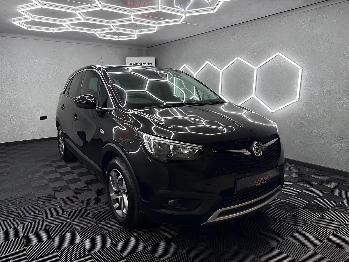 Used 2018 Vauxhall Crossland X Tech Line Nav Black - Interior and Exterior details 4