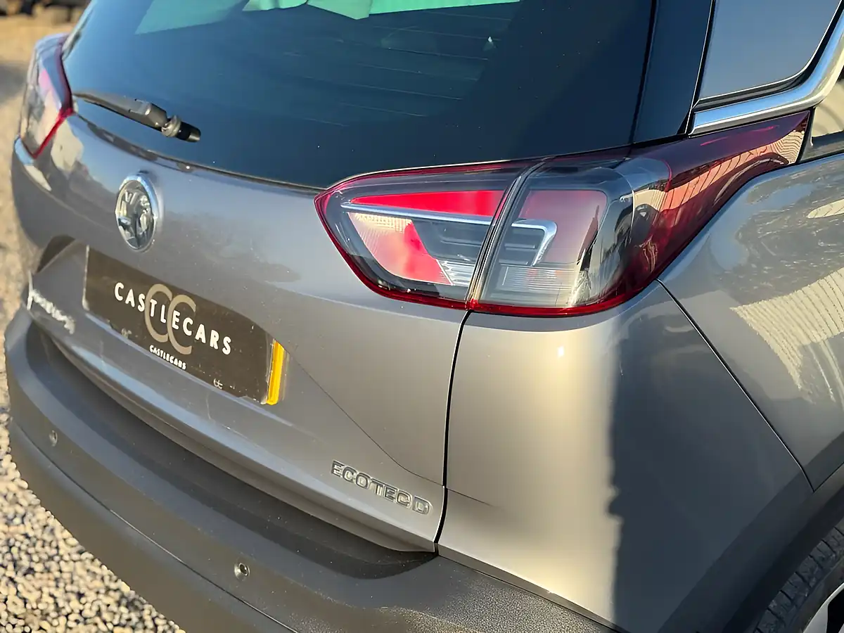 Used 2018 Vauxhall Crossland X Tech Line Nav Grey - Interior and Exterior details 8