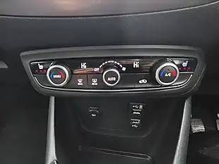 Used 2018 Vauxhall Crossland X Tech Line Nav Red - Interior and Exterior details 12