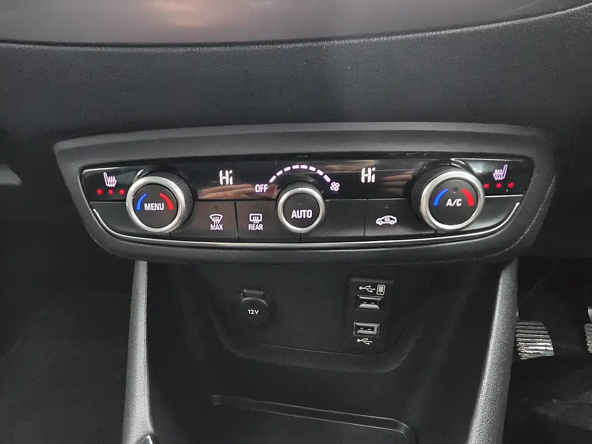 Used 2018 Vauxhall Crossland X Tech Line Nav Red - Interior and Exterior details 12