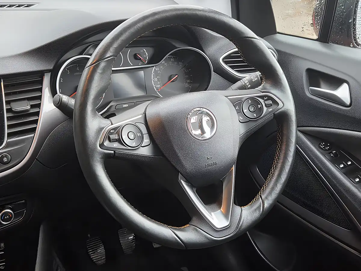 Used 2018 Vauxhall Crossland X Tech Line Nav Red - Interior and Exterior details 8