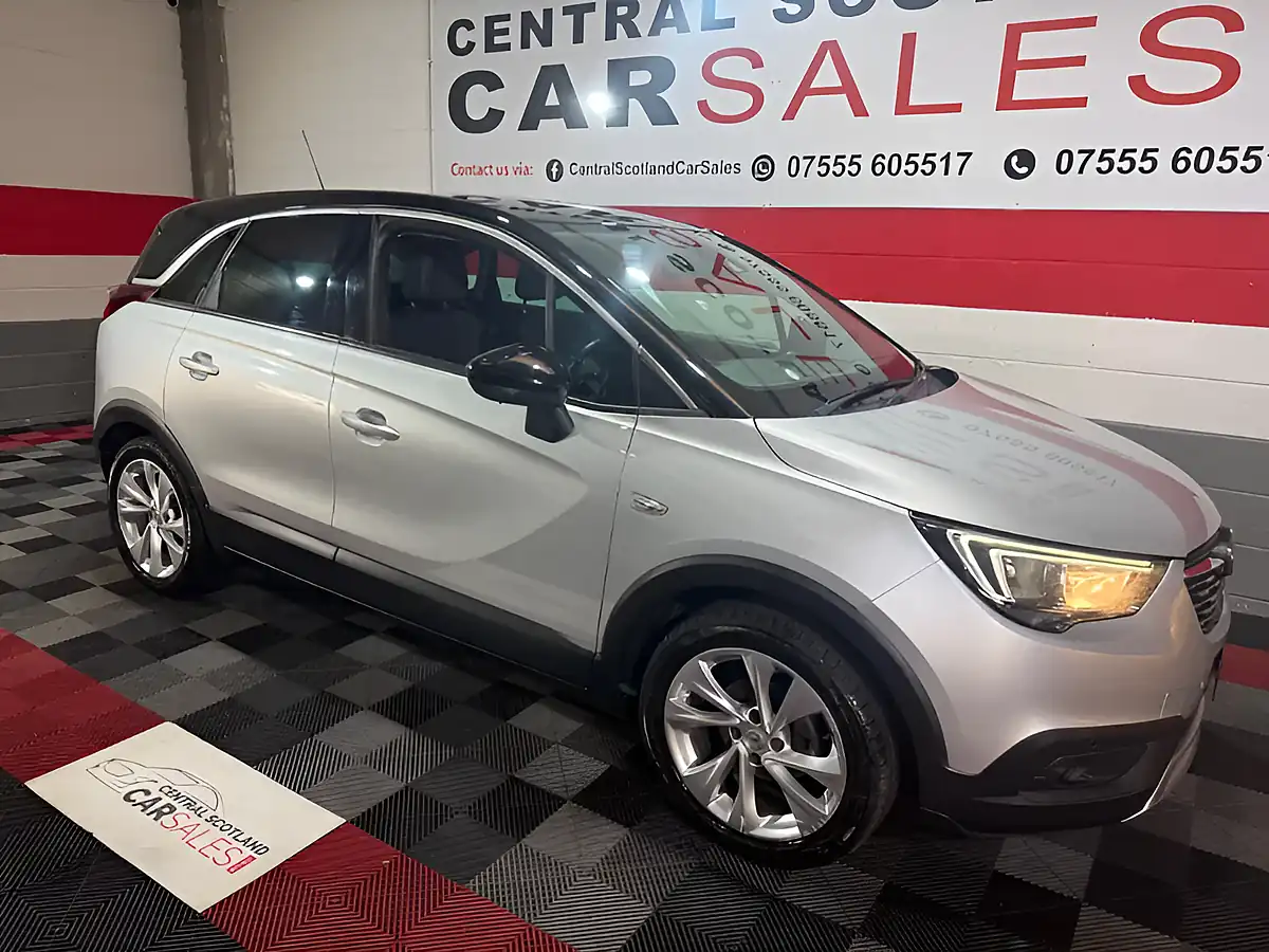 Used 2018 Vauxhall Crossland X Tech Line Nav Silver - Front View
