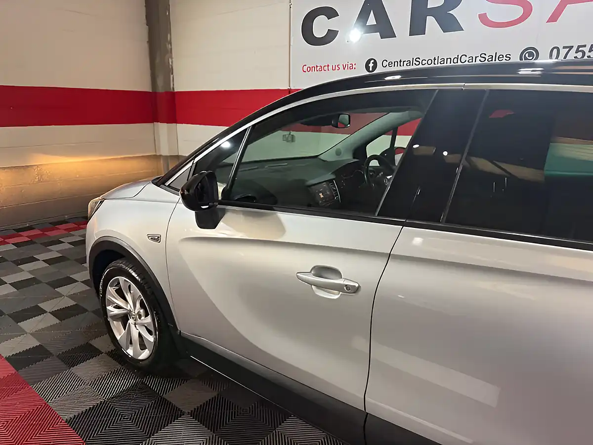 Used 2018 Vauxhall Crossland X Tech Line Nav Silver - Interior and Exterior details 10