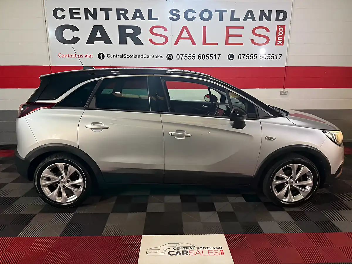 Used 2018 Vauxhall Crossland X Tech Line Nav Silver - Interior and Exterior details 14