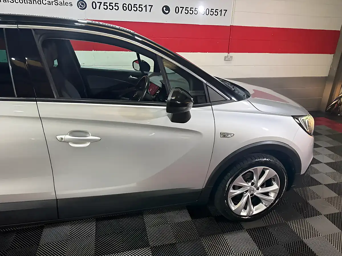 Used 2018 Vauxhall Crossland X Tech Line Nav Silver - Interior and Exterior details 15