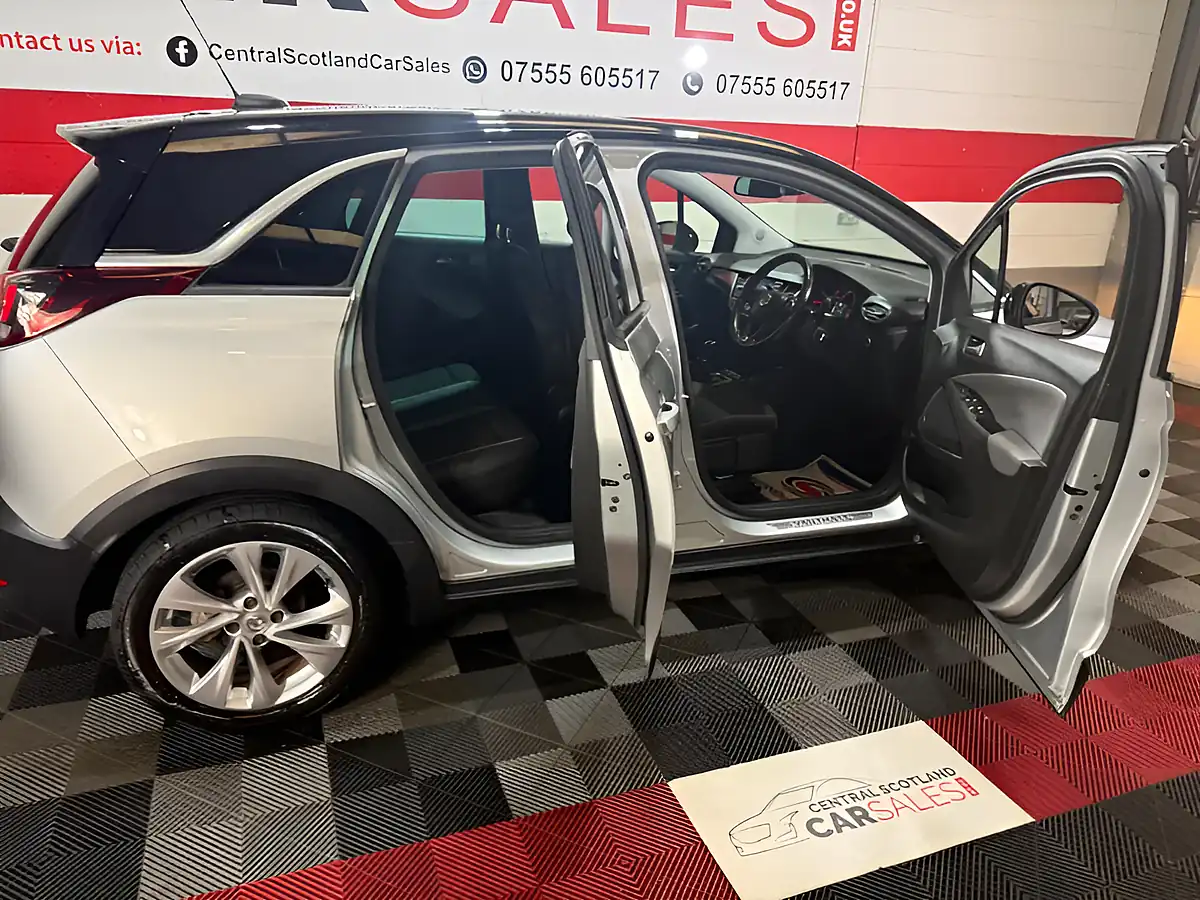 Used 2018 Vauxhall Crossland X Tech Line Nav Silver - Interior and Exterior details 16