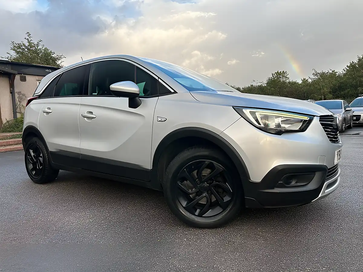 Used 2018 Vauxhall Crossland X Tech Line Nav Silver - Front View
